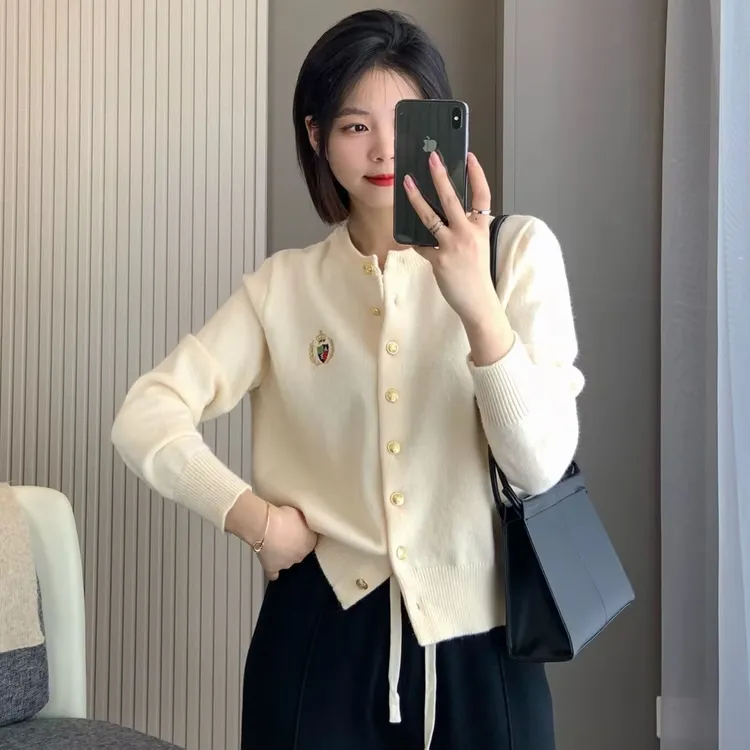 皇冠刺绣秋冬学院风时尚气质外套针织开衫女长袖毛衣女上衣538