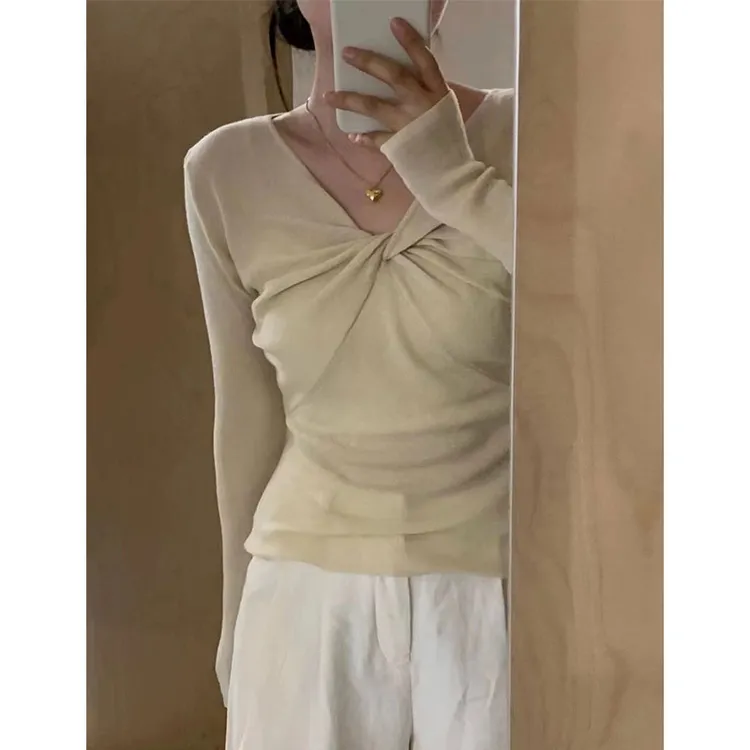 杏色针织打底衫秋季韩系领扭结设计感细毛针织收腰显瘦气质上衣女