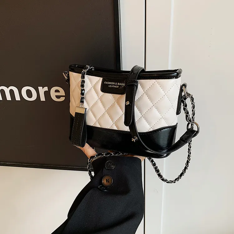 今年流行爆款链条单肩斜挎包包女2024新款春夏时尚百搭菱格流浪包
