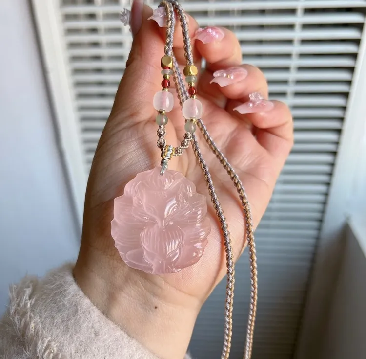 甜美桃花爱情礼物粉晶狐狸九尾狐吊坠新款时尚毛衣链精致百搭项链