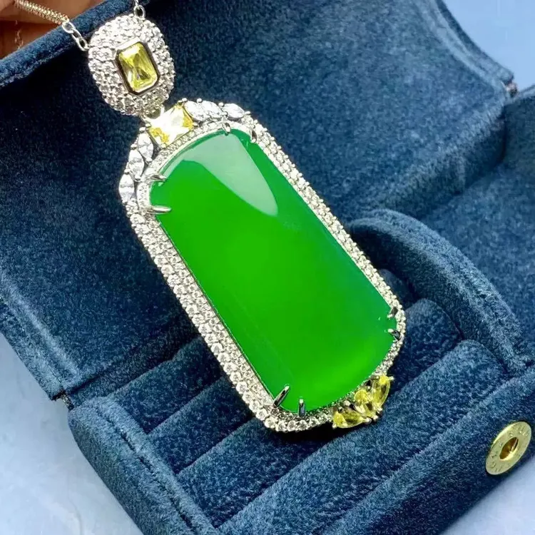 高端正品真品绿玛瑙玉髓豪华镶嵌随形牌子平安无事牌男士吊坠玉佩