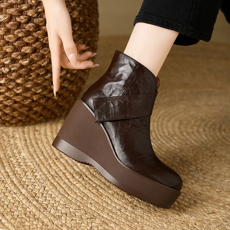 9.5cm羊皮真皮短靴秋冬圆头厚底靴子新款洋气高跟坡跟鞋复古女靴