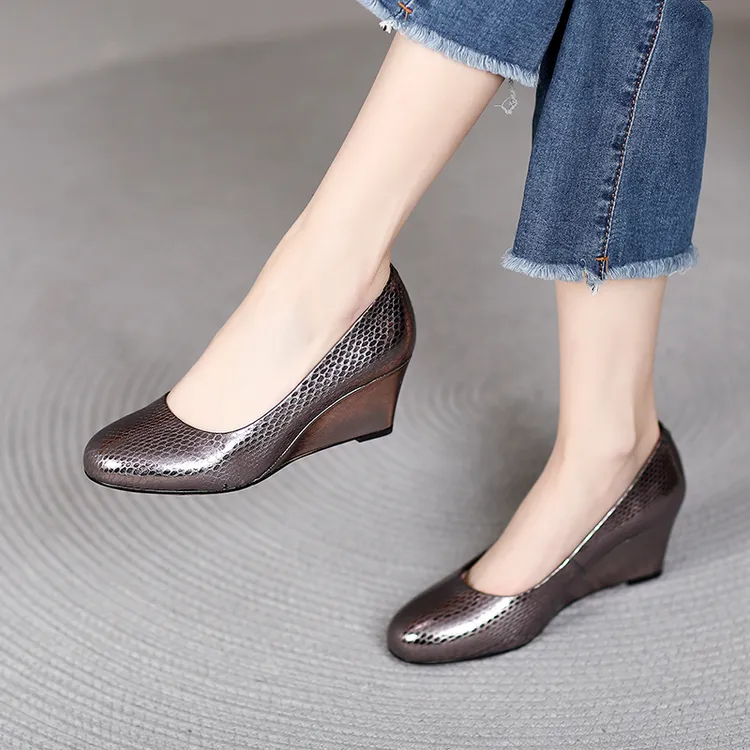 6cm春秋皮鞋新款通勤真皮圆头浅口单鞋舒适软底百搭高跟坡跟女鞋