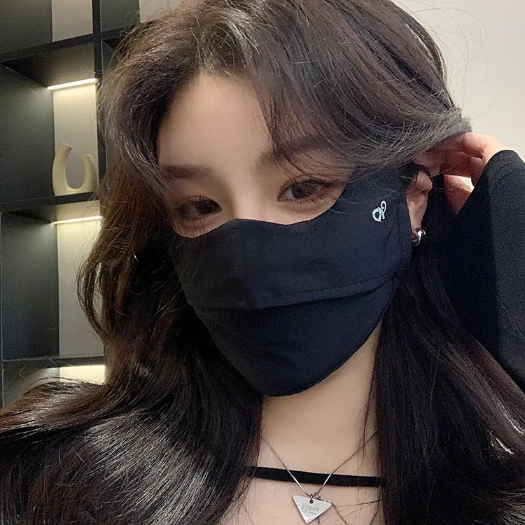 【哇喔咿呀】立体防晒口罩女防紫外线透气薄款全脸罩高颜值显脸小