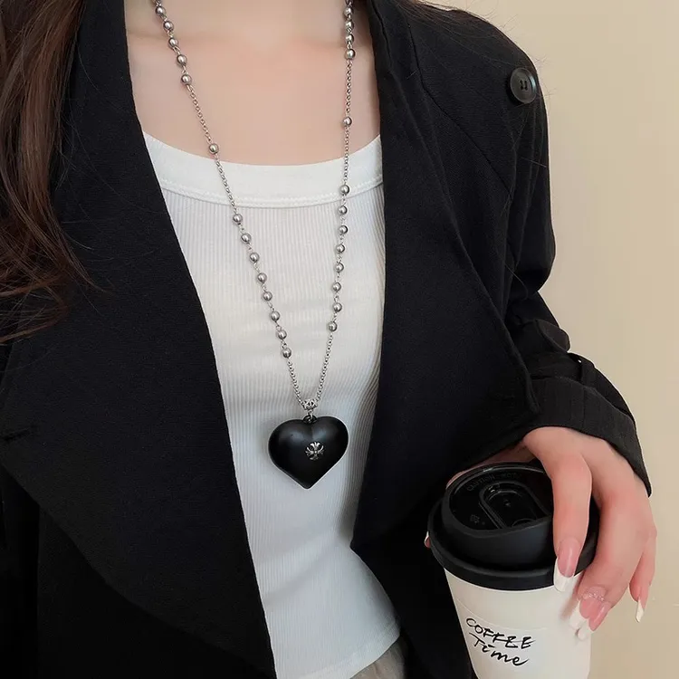 黄铜树脂吊坠 网红黑色爱心十字架树脂吊坠项链小众暗黑风毛衣链