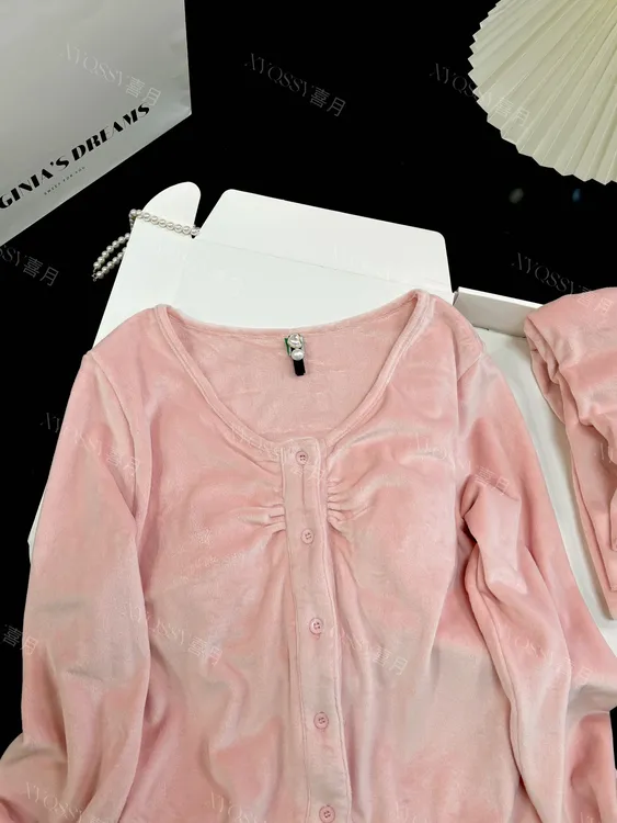 粉雾秋冬简约气质纯色睡衣女带胸垫长袖休闲舒适海岛绒家居套装