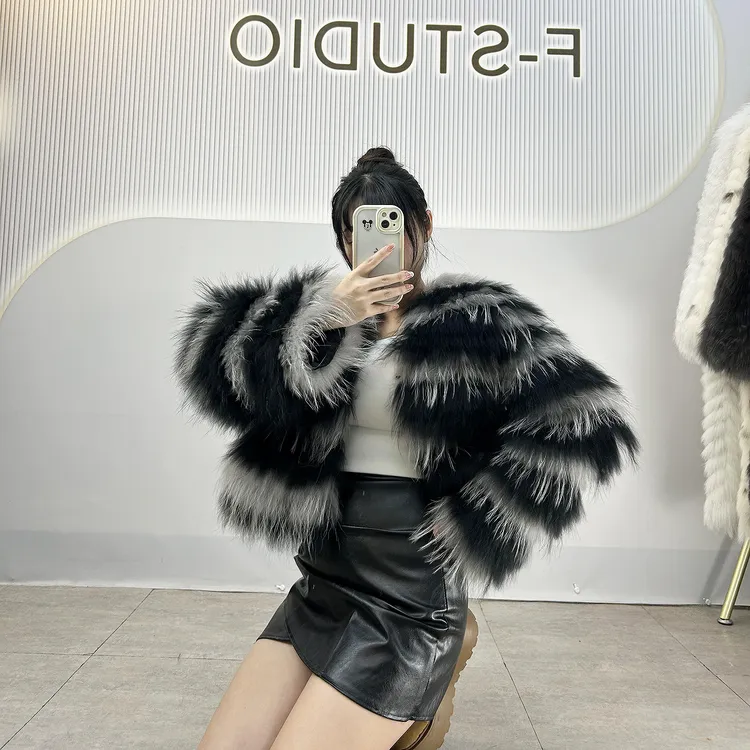 佩洛米进口貉子毛双拼色车条轻奢保暖洋气短款皮草女外套