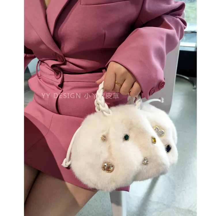 秋冬毛绒手提包毛毛女包2025新斜挎小包百搭南瓜包仿皮草包手拎包