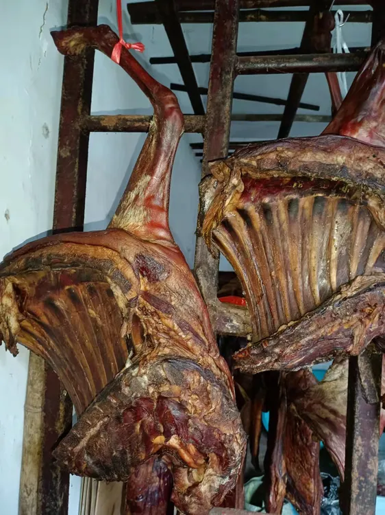 土家烟熏腊羊熏羊腿腊羊肉熏干羊肉湖北特产五峰高山烟熏腊羊