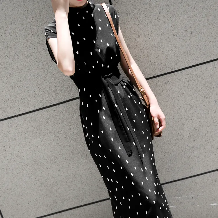 夏季新款优雅赫本风中长款波点连衣裙女宽松显瘦系带内搭裙子0210
