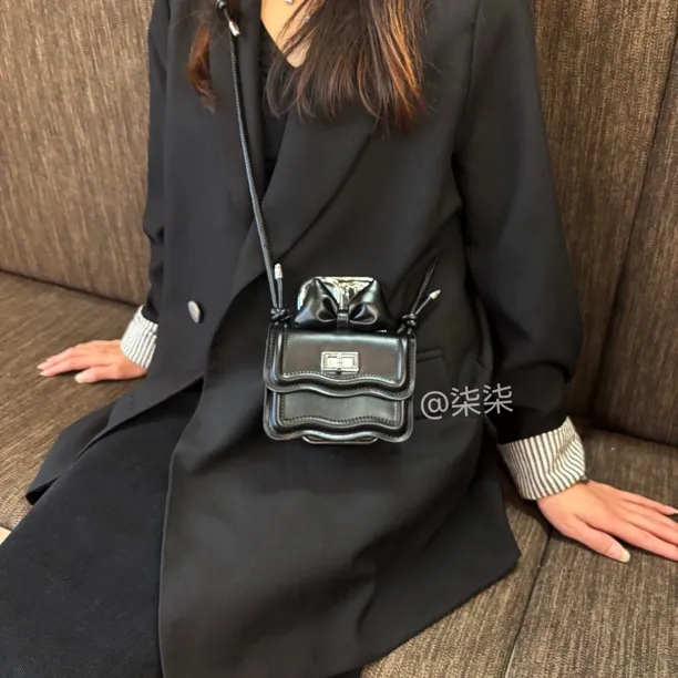 【手机背夹零钱包-不含壳】在逃公主手机背夹时尚潮流通用型号