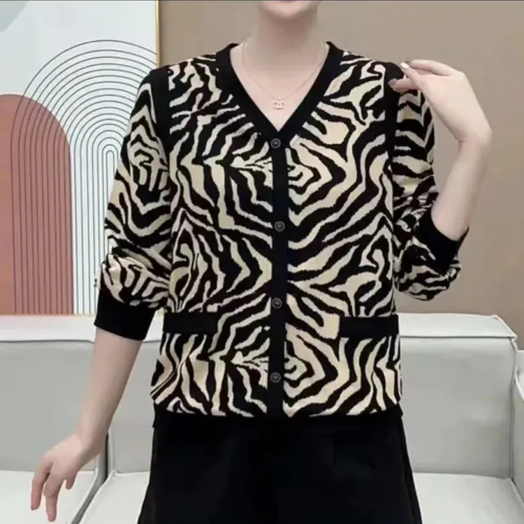 小香风运动潮流打底衫女士高档洋气妈妈装长袖T恤衫V领上衣套头衫