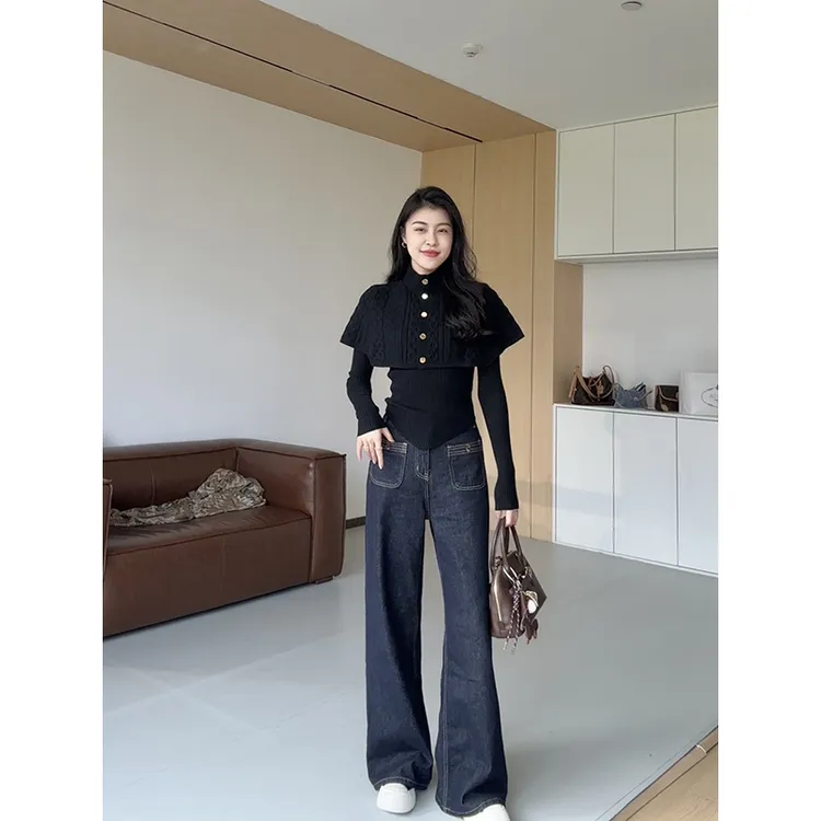 张阿星【娇姿美人】时尚针织金扣斗篷毛衣两件套+垂感直筒牛仔裤