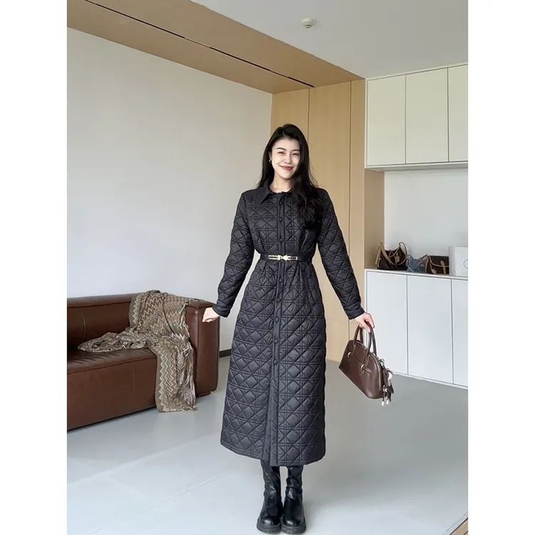 张阿星【冬日漫步】轻便保暖菱格显瘦遮肉毛毛加棉长外套W424H18789