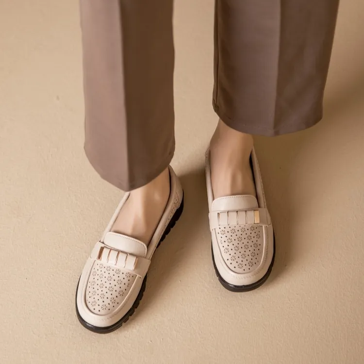 【浅色调】年轻妈妈凉鞋女夏季鞋子真皮中老年单鞋中年皮鞋洞洞透