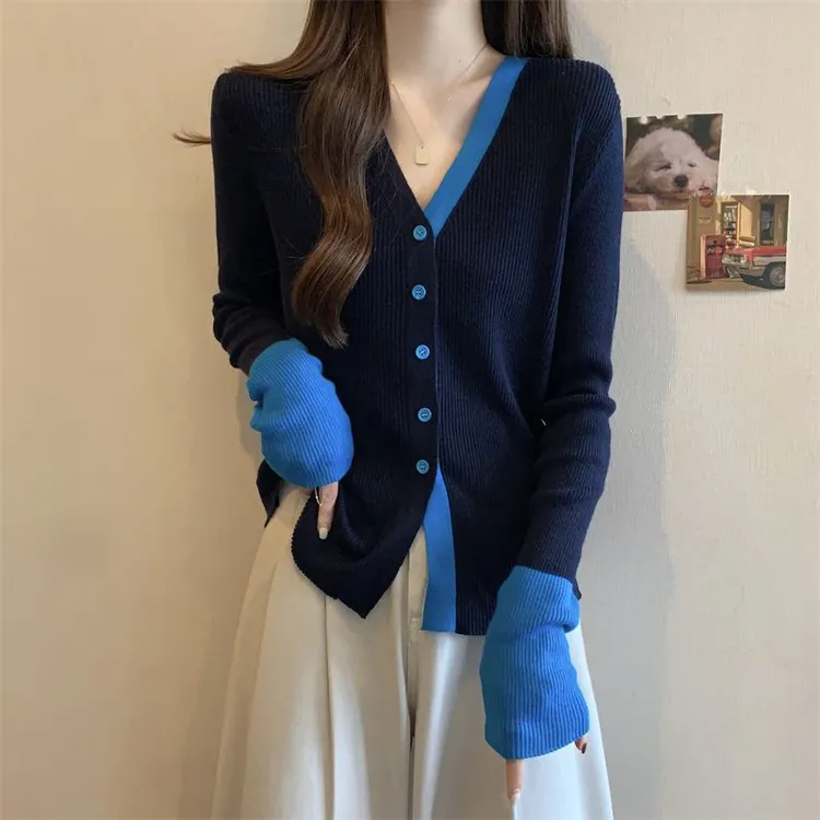 拼接假两件V领打底针织衫女秋装新款韩版显瘦撞色不规则内搭上衣