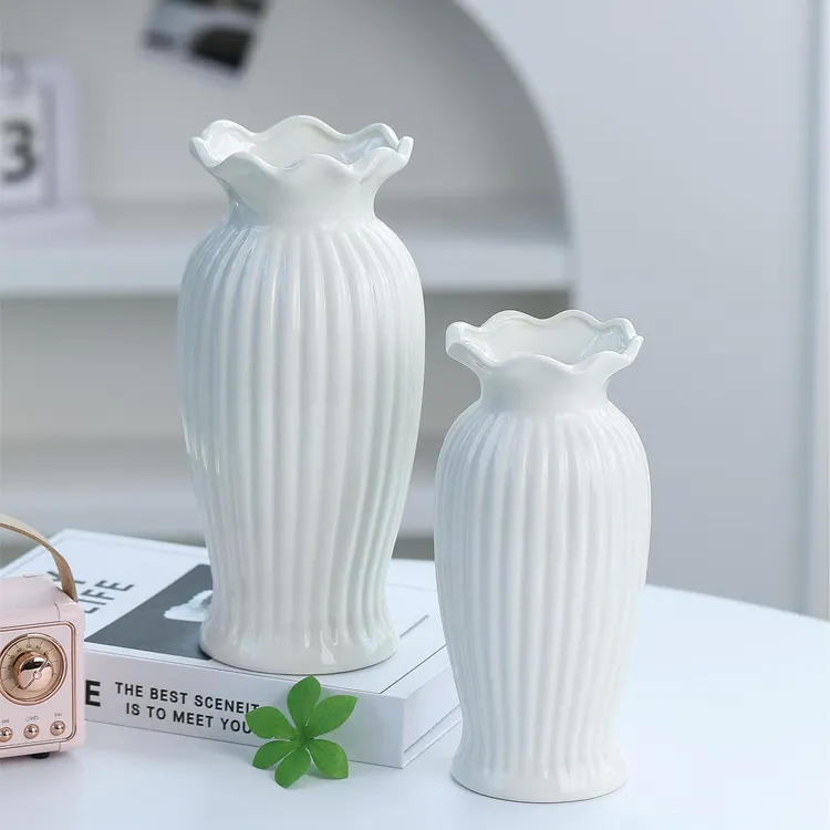 简约百搭桌摆陶瓷花瓶水培鲜花干花手工荷叶尖尖亮白摆件