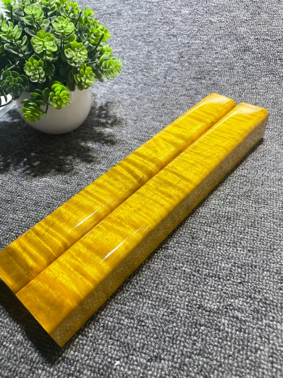 金丝楠木镇尺工艺品