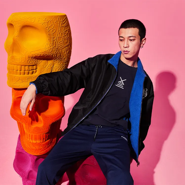 潮牌-TCH潮牌银色豹头烫钻双面时尚休闲百搭黑色外套S69C276006