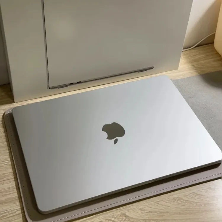 95新 Apple/苹果 超薄MacBookAir笔记本电脑办公编程创作女生追剧