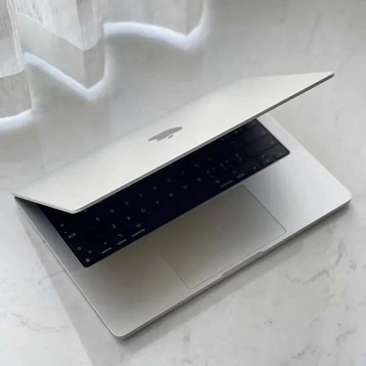 95新 Apple/苹果 超薄笔记本电脑MacBookair学生上网课i7设计游戏