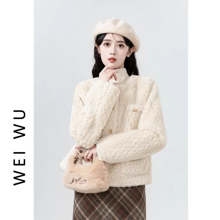 皮毛一体颗粒绒外套女2025秋冬新款小香风加厚保暖羊羔绒短款上衣