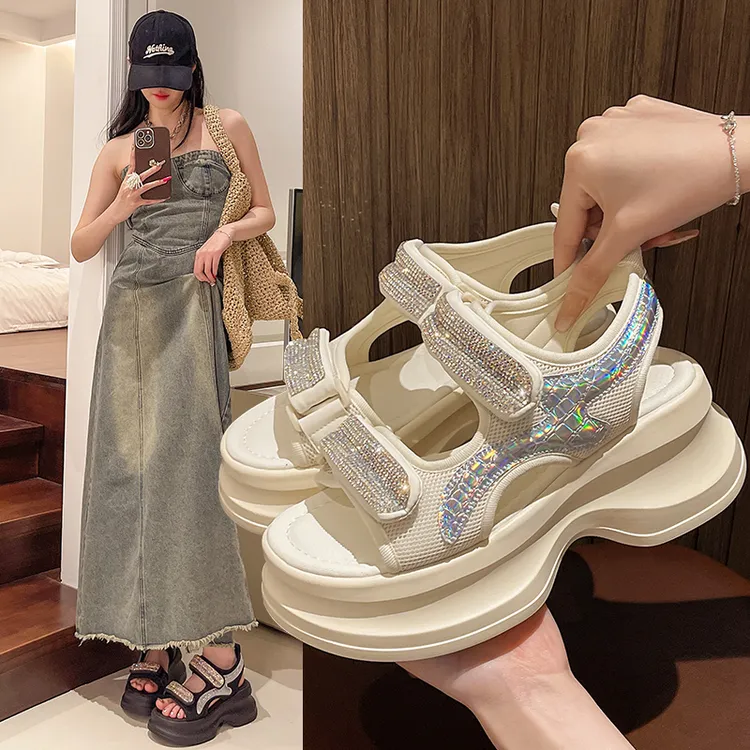 夏季凉鞋女高跟新款运动厚底时尚软底不累外穿沙滩凉鞋舒适清凉，