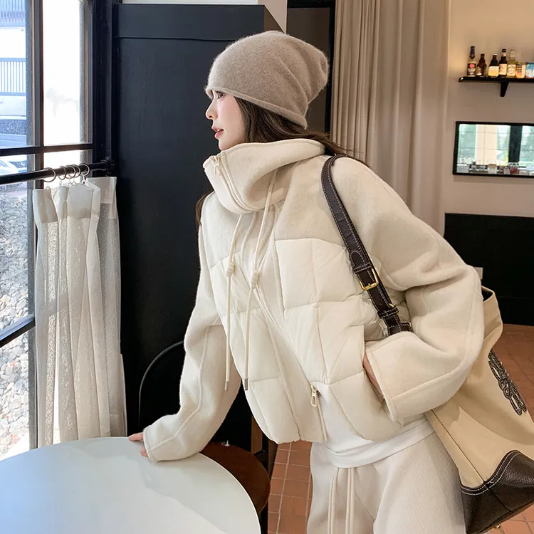 设计感双面呢拼接羽绒服女短款2025年冬季新款大翻领90白鸭绒外套