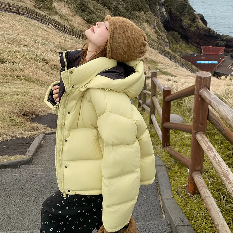 奶黄色短款连帽羽绒服女2025冬季新款加厚保暖90白鸭绒面包服外套