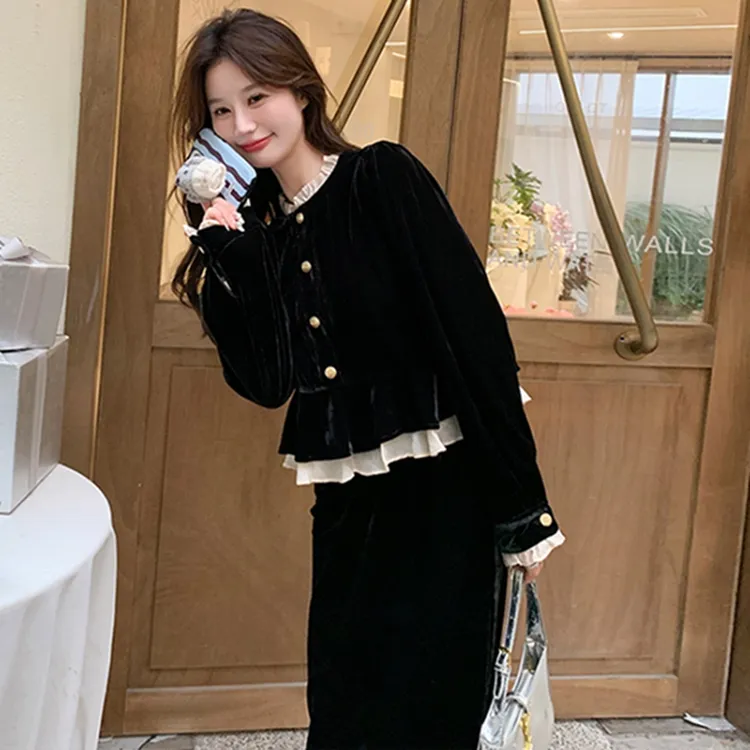 黑色丝绒假两件拼接连衣裙女2025年春秋新款高级感赫本风打底裙子