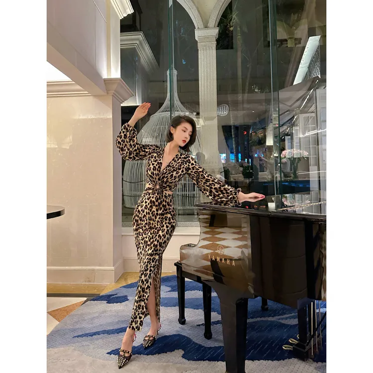 XULU原创高定豹纹抽褶复古气质优雅修身高腰泡泡袖交叠V领连衣裙