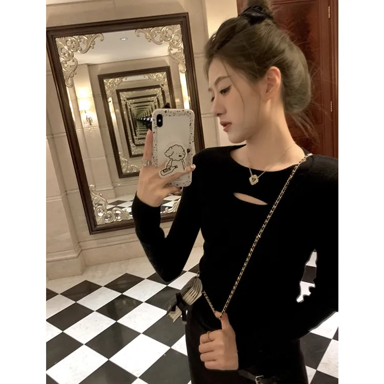 秋冬女生甜辣缕空小心机设计感打底衫ins上衣修身弹力显瘦薄绒T恤