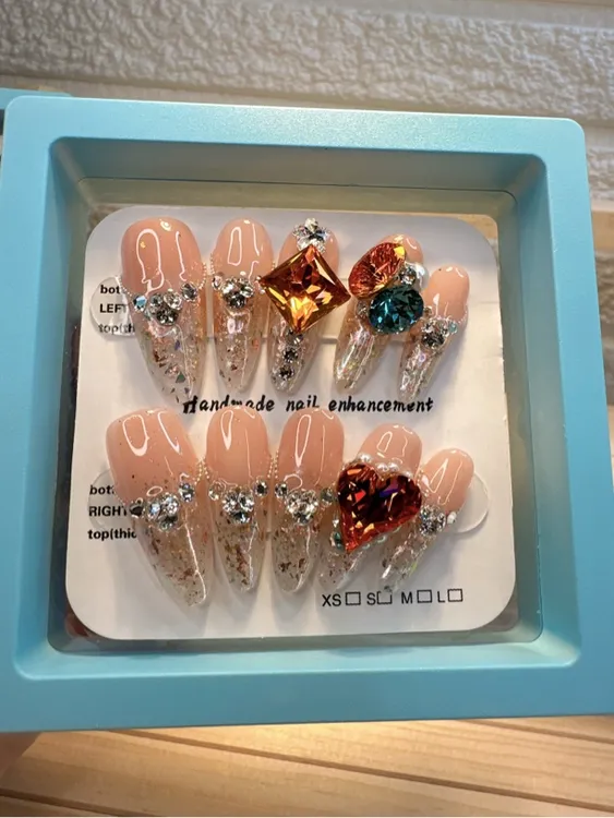 正品华子穿戴甲贴钻美甲本品属定制类（除质量问题外不支持退换货）