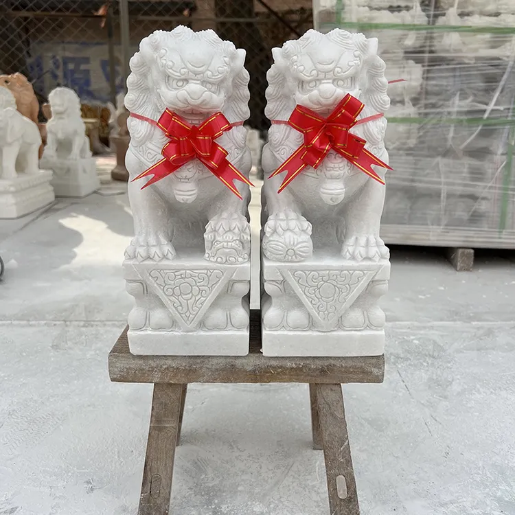 汉白玉石雕石狮子一对