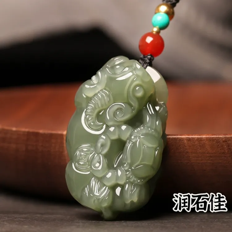 和田玉青玉霸王貔貅吊坠招财貔恘皮丘玉石男女护身符项链玉坠挂件