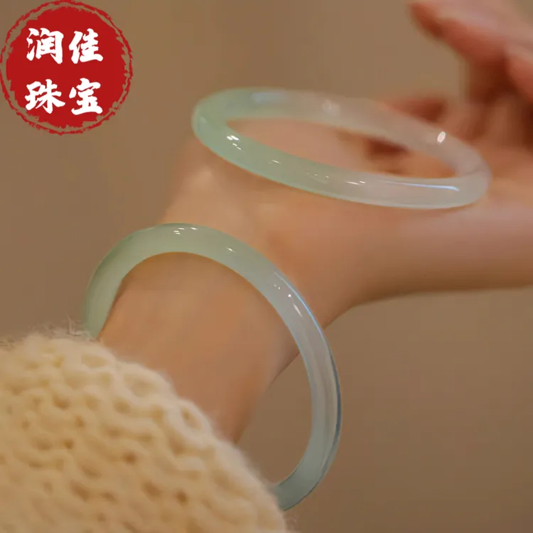 天然玛瑙玉髓白底飘绿手镯叮当镯远山黛细圆条美人镯玉石正品保真