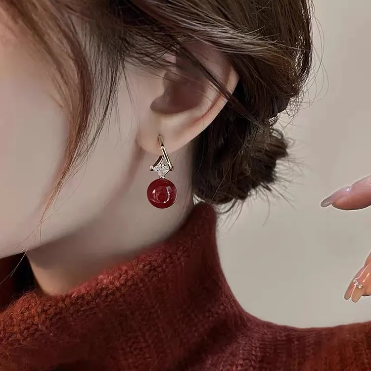 铜合金耳饰 新款红色火爆相思豆珠珠耳环气质高档百搭轻奢耳扣