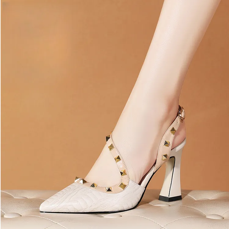 舒适软皮时尚铆钉凉鞋女2025夏百搭尖头一字带软皮粗跟高跟鞋单鞋