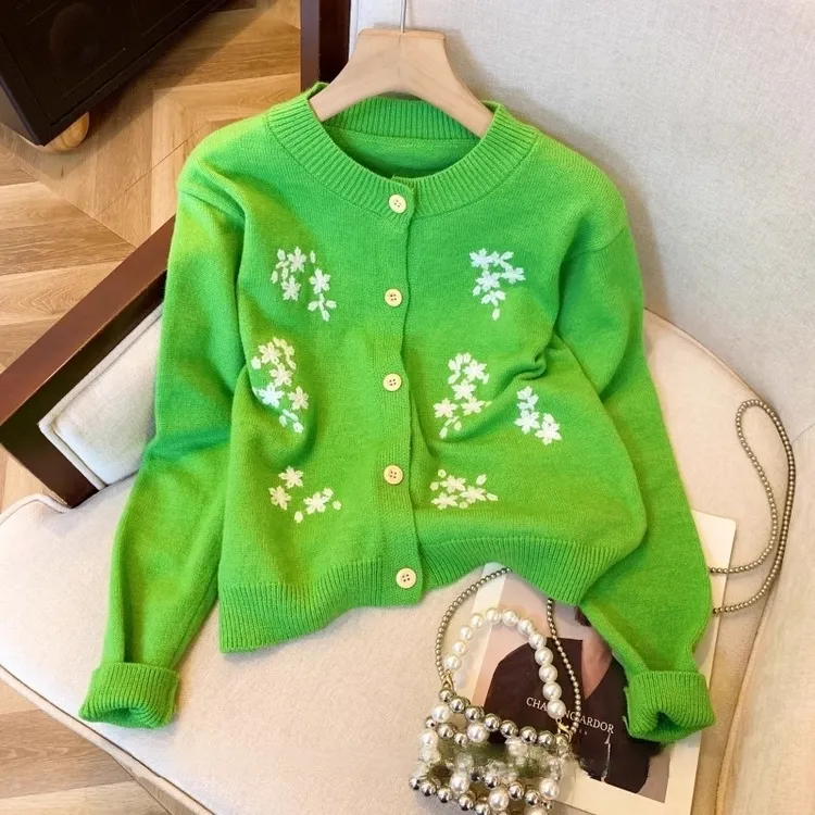 元气感小清新绿色花朵刺绣毛衣开衫女2024秋冬新款软糯长袖针织衫