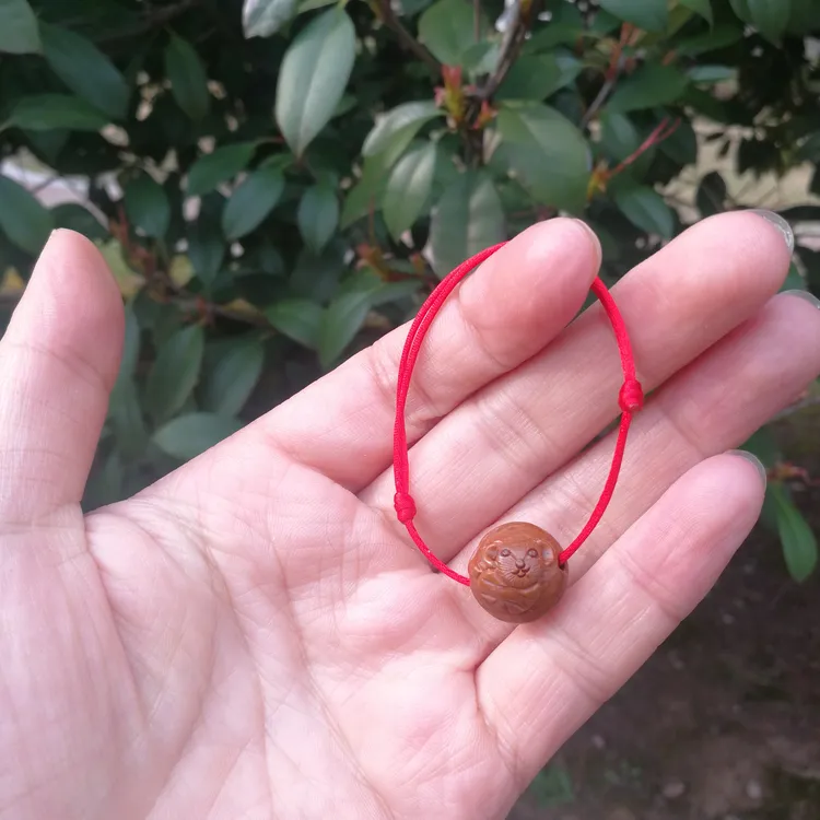 12生肖野生桃核手工雕刻红绳手绳宝宝百天满月成人通用儿童节日礼