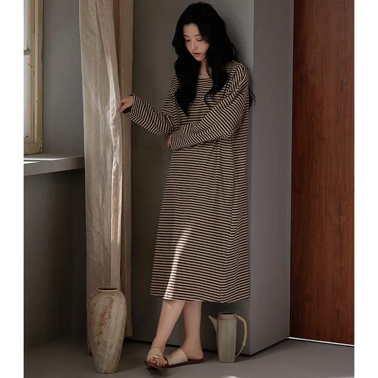 带胸垫长款睡裙女春秋新款纯棉长袖时尚条纹宽松慵懒风冬天家居服