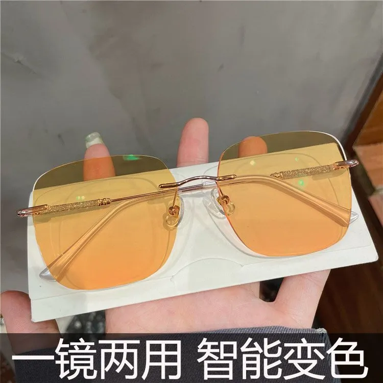 纯欲白月光网红感光变色无边框眼镜女款配近视大框简约有度数墨镜