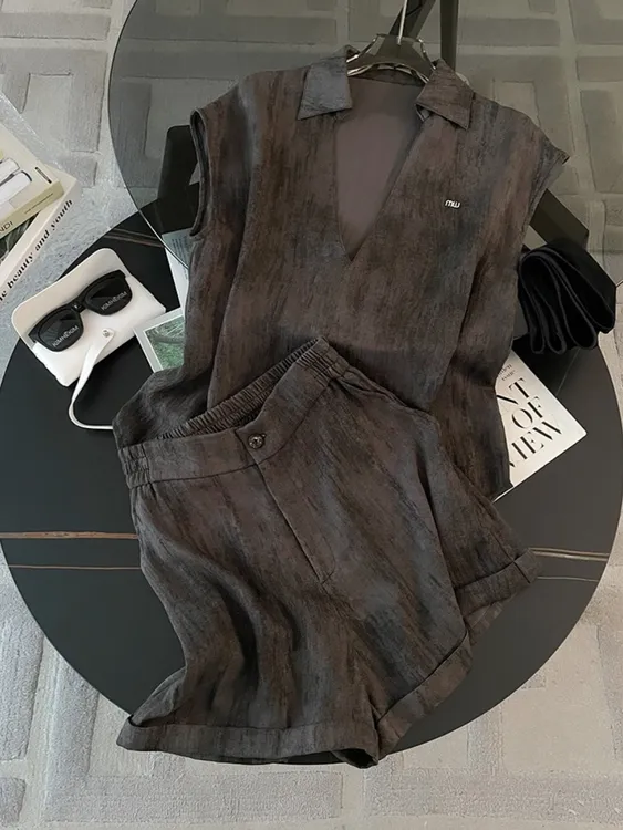 0231套装女夏季新款大码女装胖妹妹巨显瘦遮肉上衣高腰短裤两件套