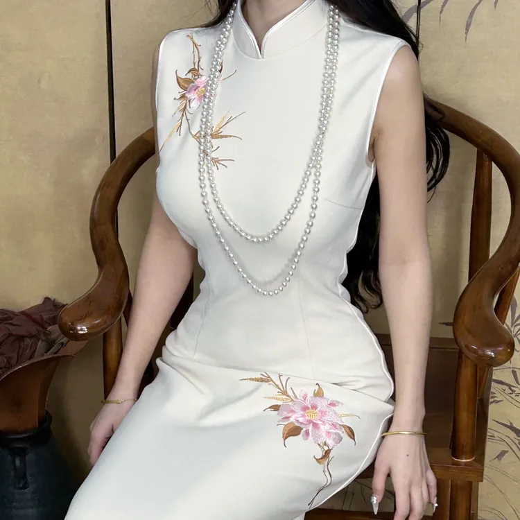 LHMknk1画报夫人原创自制高级刺绣弹力西装无袖港工旗袍 月光回归
