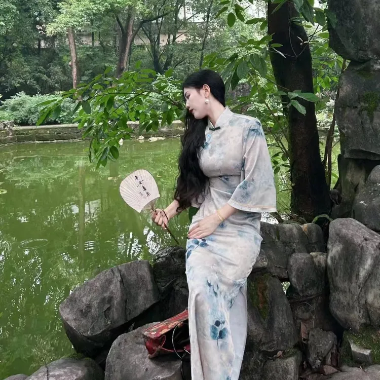LHMknk1画报夫人原创自制新中式《晚香玉》倒大袖旗袍