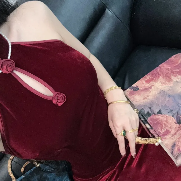 LHMknk1画报夫人原创自制新中式新版秋冬厚款旗袍 丝绒鸽血红