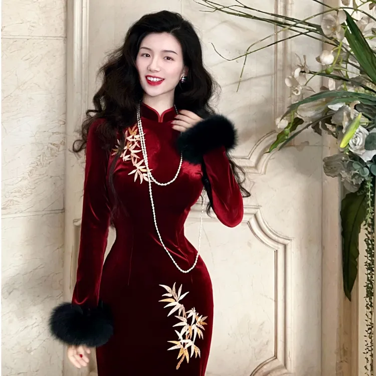 LHMknk1画报夫人原创秋冬刺绣丝绒旗袍长袖订婚礼服女 长袖红竹