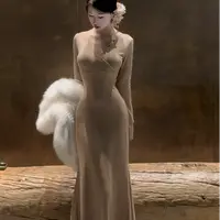 LHMknk1活动画报夫人原创自制秋冬针织v领连衣裙花生热步步生莲