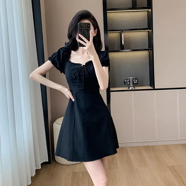 小个子收腰显瘦方领连衣裙女2025新款夏季法式赫本风气质A字短裙