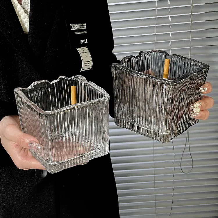 高级感四方玻璃烟灰缸办公室摆件简约条纹烟缸轻奢家用烟盅冰川纹